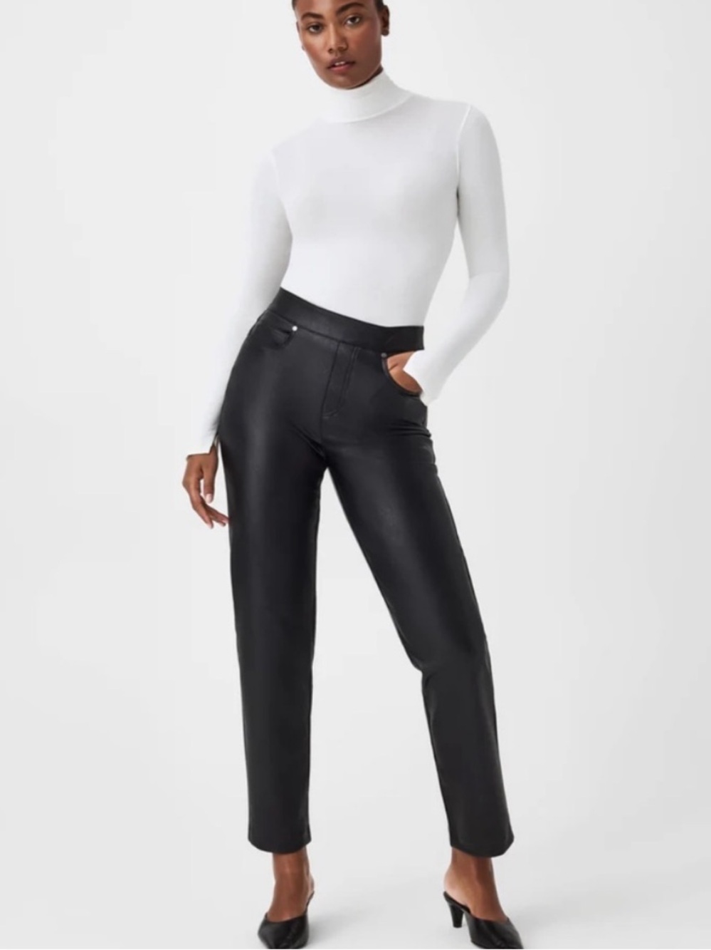 SPANX Leather-Like Straight Leg Pants in Luxe Black Sz L